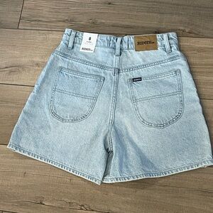 Riders by Lee Women's Hi-Wide Light Wash Jean Shorts - Size 8